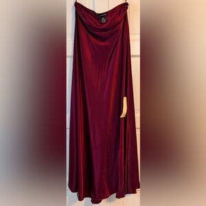 Sutton Studio. Size 10. 100% Silk maxi skirt. NWT